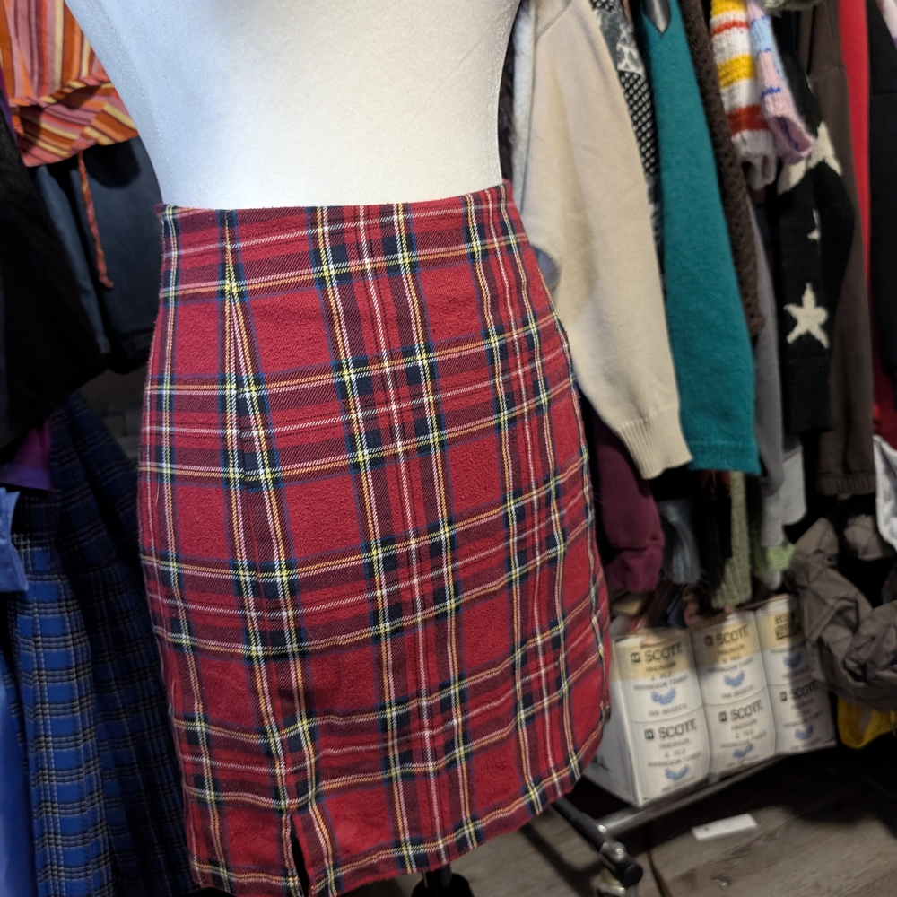 Brandy Melville Red Plaid Mini Skirt - Picture 2 of 7